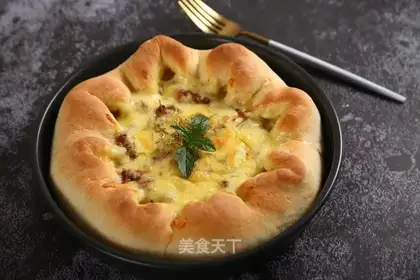 Melvin cheese sauce pizza