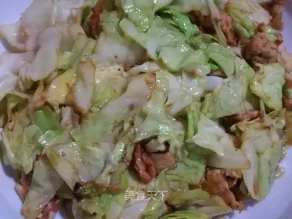 Round cabbage fried eggs
