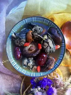 Twin mushroom chicken soup