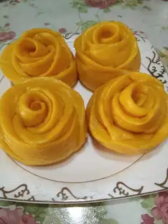 Rose rolls
