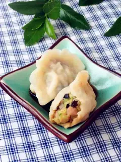 Mulberry pork dumplings