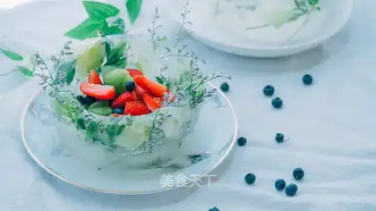 A flower ice bowl