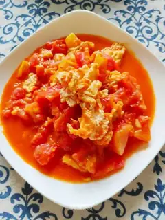 Tomato fried eggs