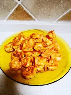 Tomato sauce and shrimp