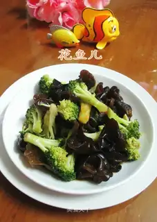 The broccoli's in black