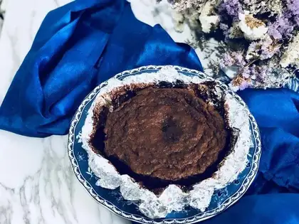 Chocolate dent cake