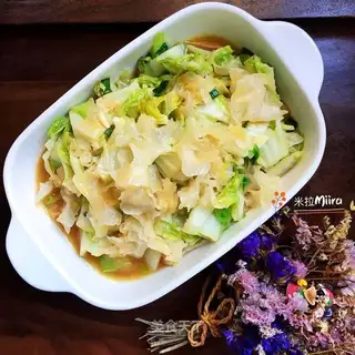 The cabbage and silver ears