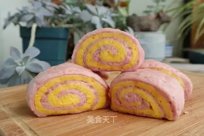 Double-coloured rolls