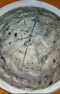 Blue steam cake