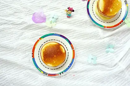 A non-oiled honey yogurt muffin
