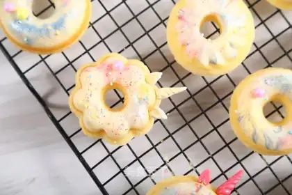 Marble doughnuts