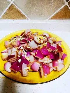 Onion-head fried eggs