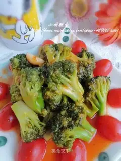 Broccoli in tomato sauce