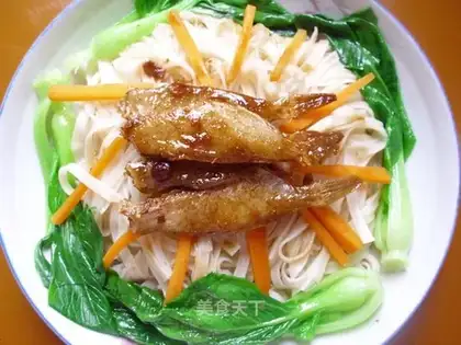 skinned fish noodles with soy sauce