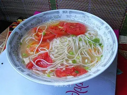 Tomato hot noodle soup