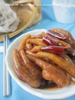 Braised chicken feet