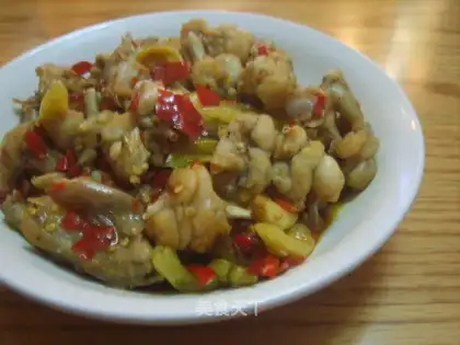 Crazy chopped pepper bullfrog