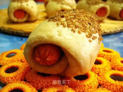 Sausage breakfast roll