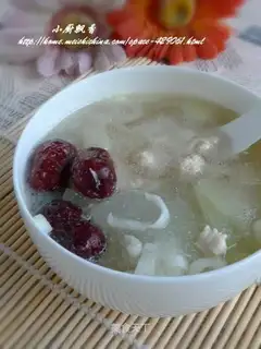 Chicken slices and white gourd soup