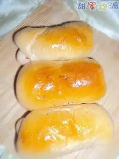 Black pepper sausage bread