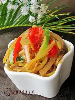 Sour and spicy onion shredded potatoes