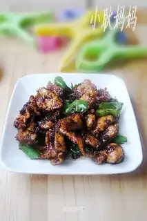 Chicken slices with green pepper