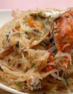stir-fried rice noodle crab