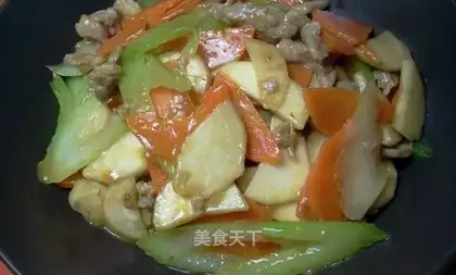 Scrambled pork slices with three vegetables