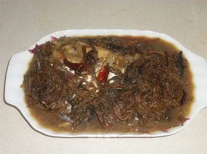 Roasted fish with dried plum vegetables