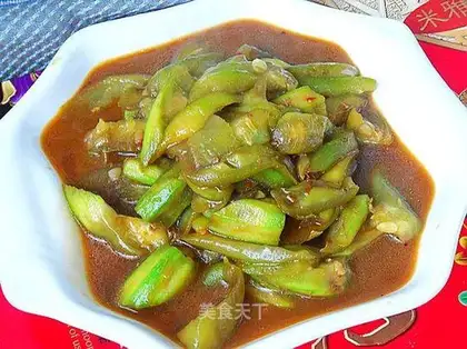 braised loofah in soy sauce