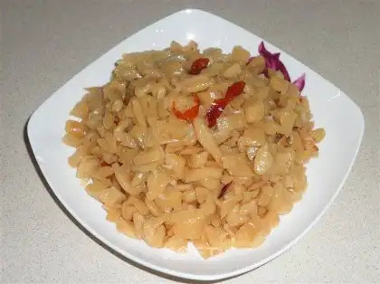 stir-fried dried radish in oil