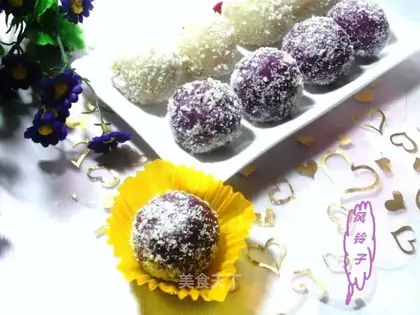 Two-color coconut glutinous rice dough
