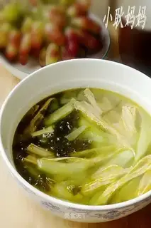 Laver, cucumber and tofu soup
