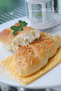 Fresh cream braid bun