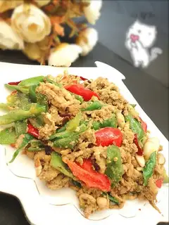 stir-fried soy bean curd with green pepper
