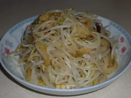 stir-fried silver sprouts with pickled mustard