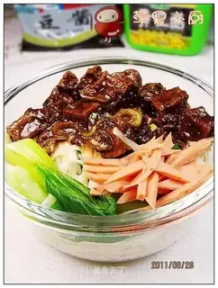 Noodles with bean paste