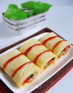 Eggs and meat floss and vegetable roll