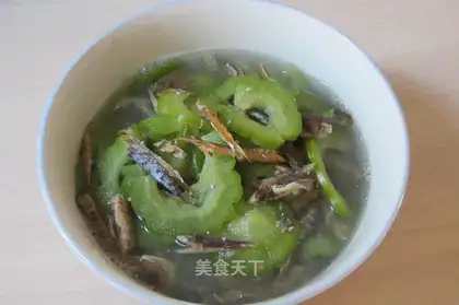 Boiled bitter gourd with dried fish