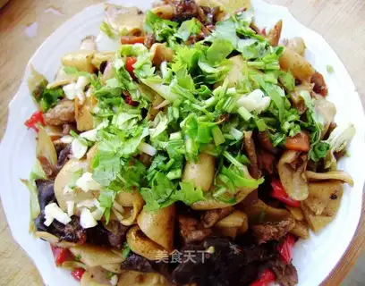 Colorful cat ear fried noodles with soy sauce