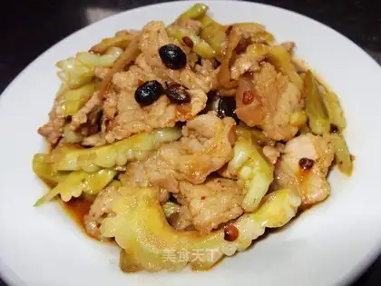 stir-fried pork with drum-scented balsam pear