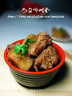 Stewed pork ribs with potatoes