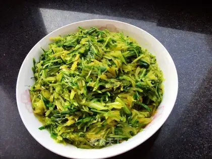 stir-fried shredded pumpkin with leeks