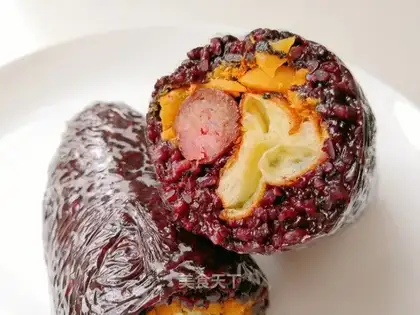 Black rice varnished with oil