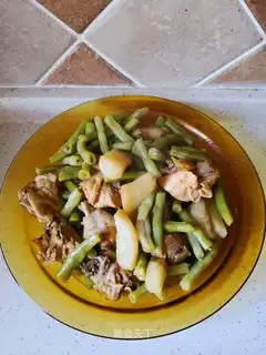 A pot of fresh