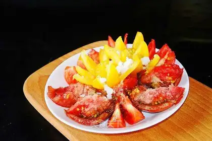 Sugar with tomatoes