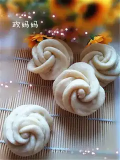Rose buns