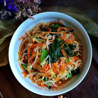 Carrot bean sprouts