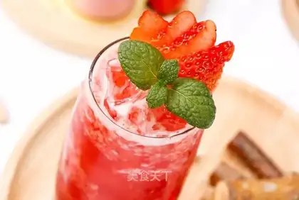 Strawberry fruit tea