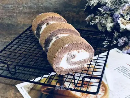 Chocolate cream cake rolls